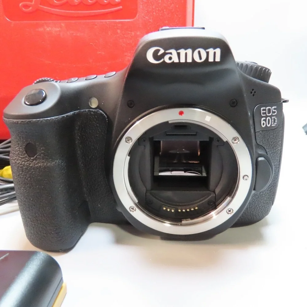 Canon EOS 60D 18.0MP Digital SLR Camera Body‎ 【MINT w/Leica Hard Case 】
